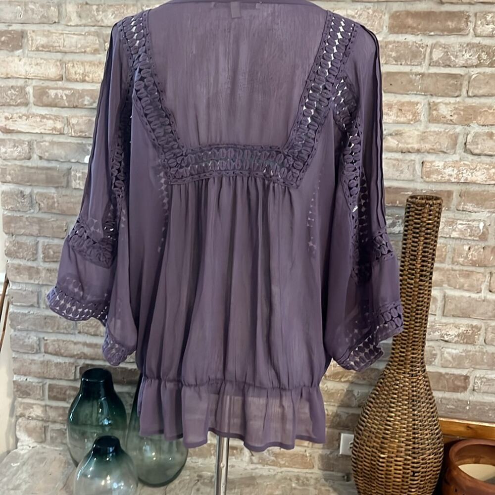 💕Lavender Bobo semi sheer top! Sz L - Picture 3 of 3